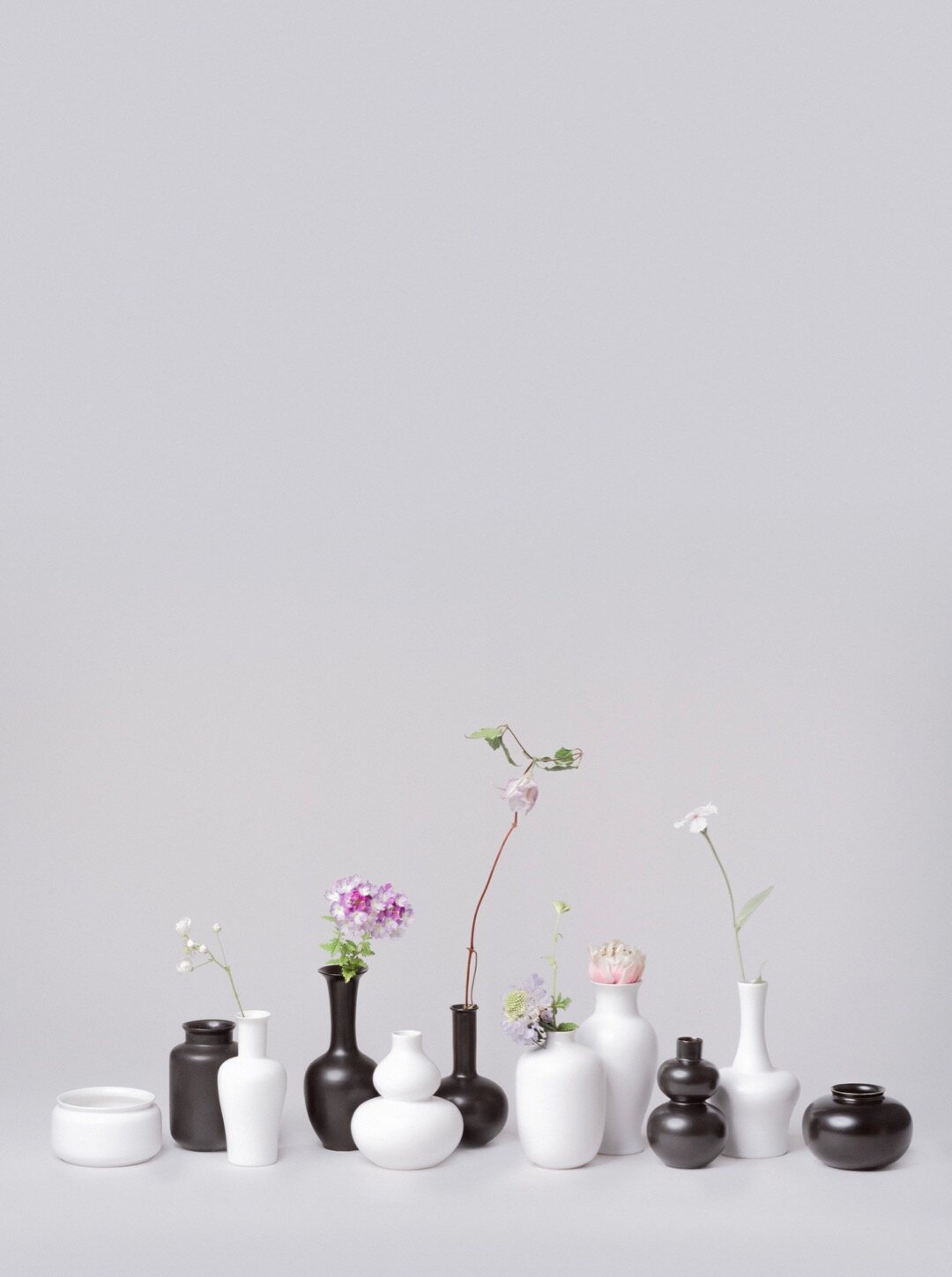 10 PIECE BLACK AND WHITE MINI VASE ASSORTMENT