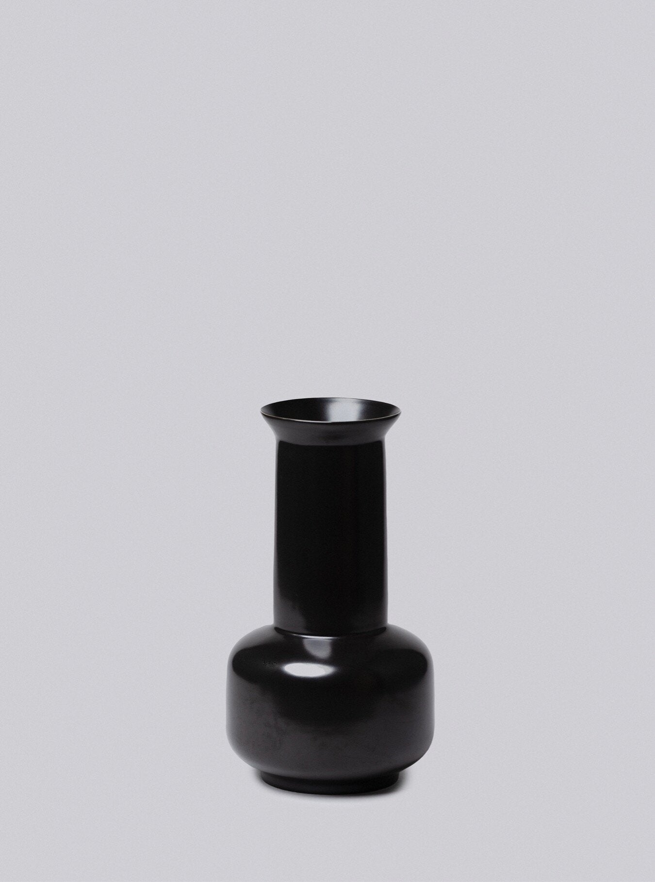 MEDIUM BLACK VASES