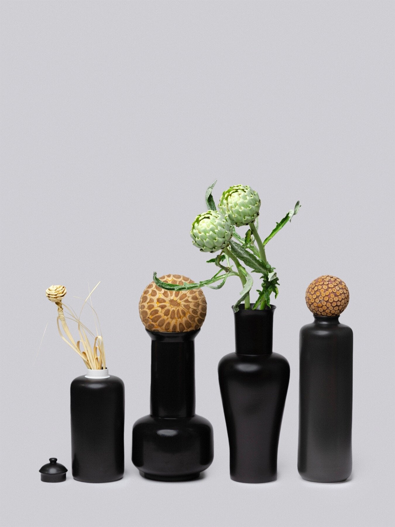 MEDIUM BLACK VASES