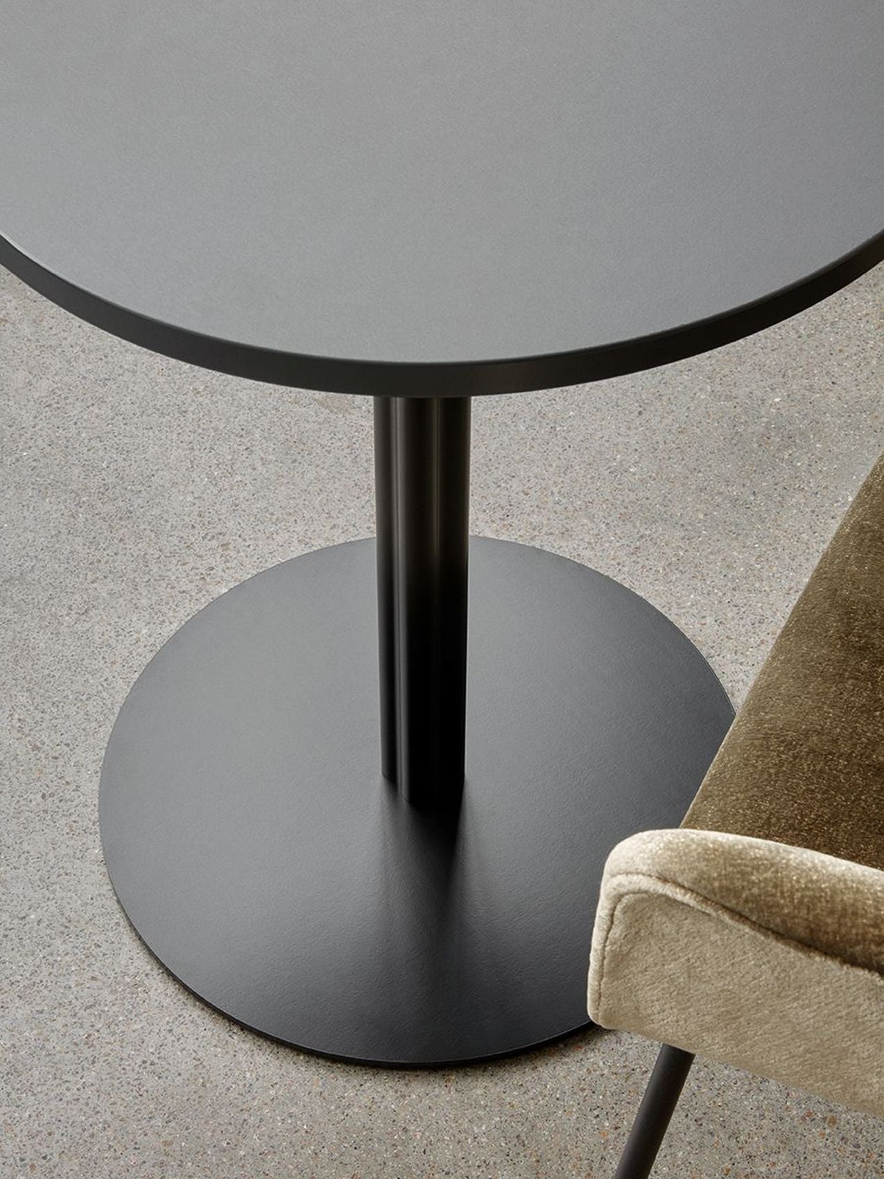 Harbour Column Table, Round Table Top, Counter Height