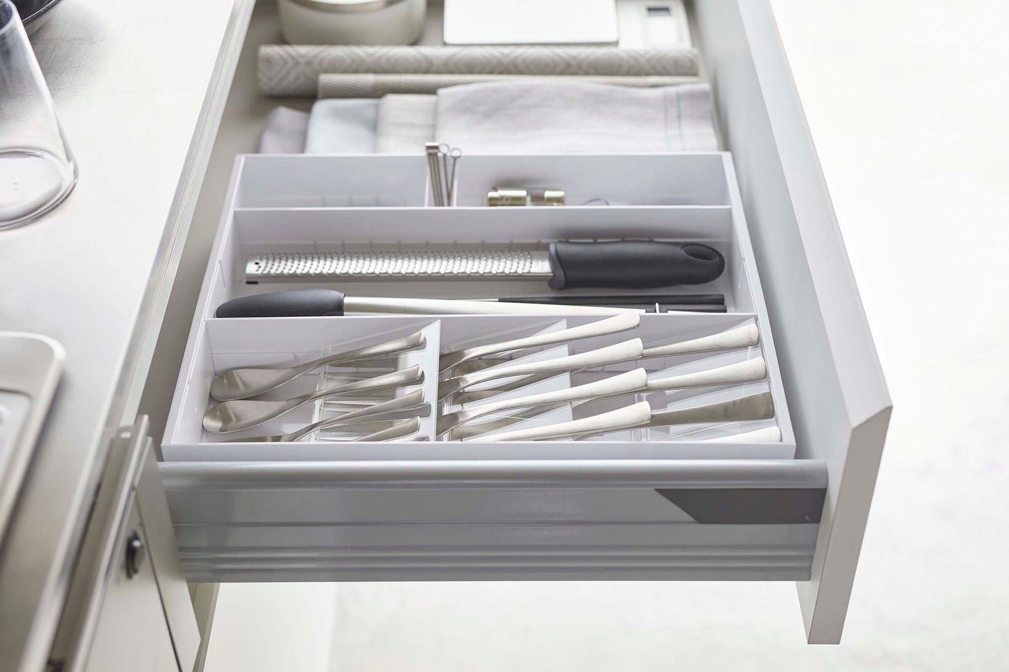 Expandable Cutlery Storage Organizer